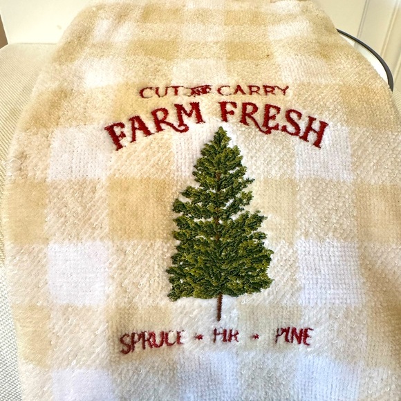 🎄ST. Nicholas Square Bath Hand Towel - Picture 1 of 4